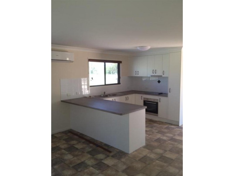 18 Scott Street, Yuleba QLD 4427