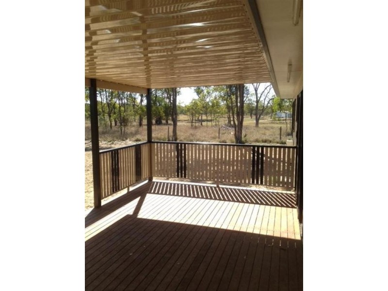 18 Scott Street, Yuleba QLD 4427