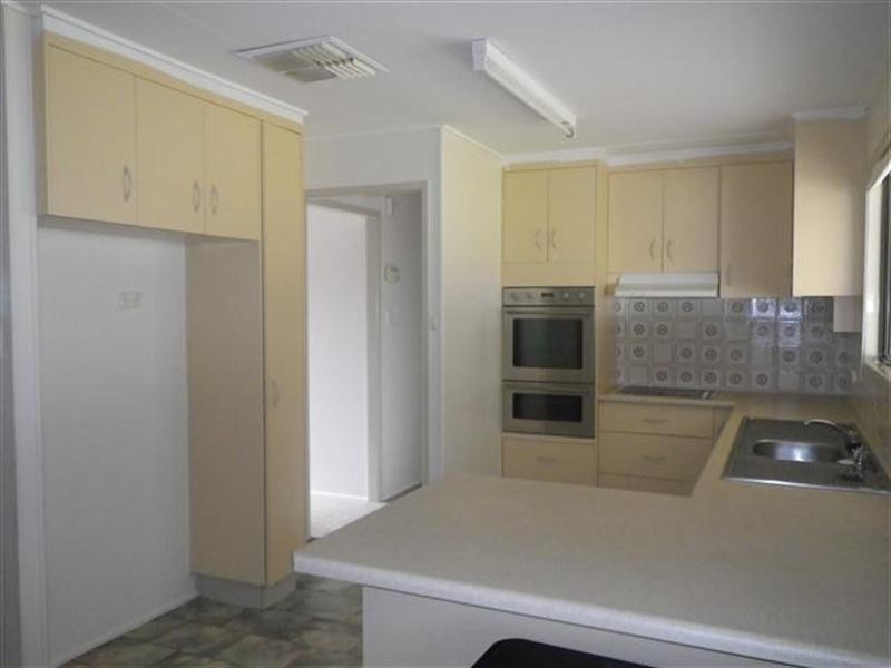 3 Taylor Street, Roma QLD 4455