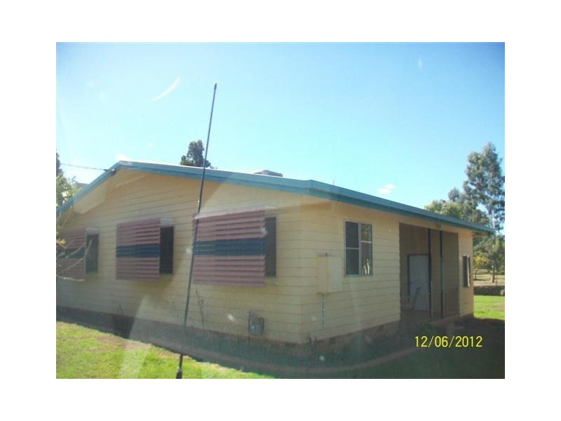 39 Northern Road, Roma QLD 4455
