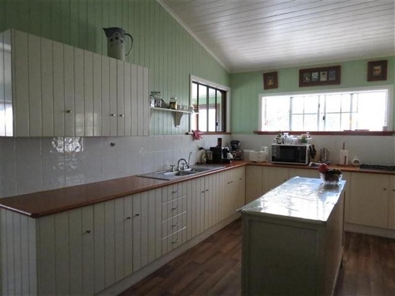 7 Timbury Street, Roma QLD 4455