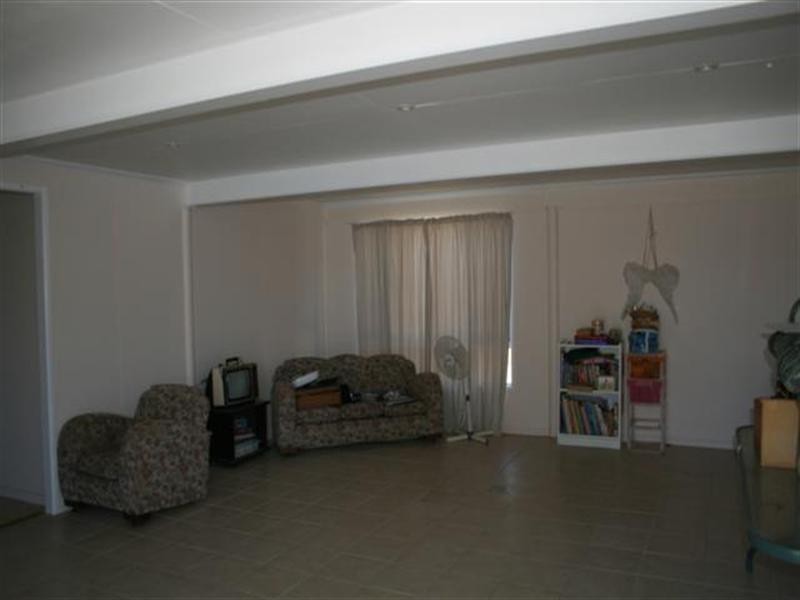 33 Derry Street, Roma QLD 4455