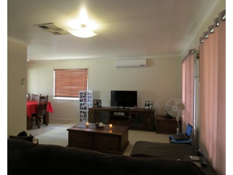20 Alex Parade, Roma QLD 4455