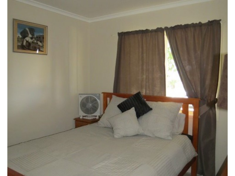 20 Alex Parade, Roma QLD 4455