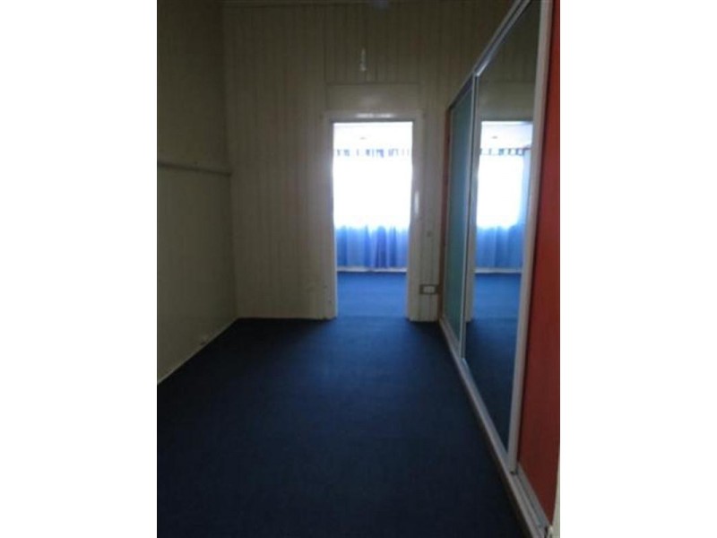 77 Hawthorne Street, Roma QLD 4455