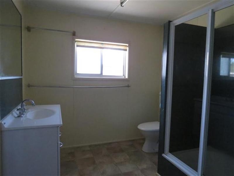 77 Hawthorne Street, Roma QLD 4455