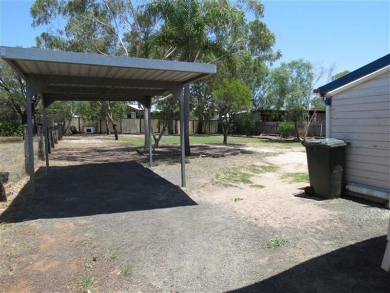 77 Hawthorne Street, Roma QLD 4455