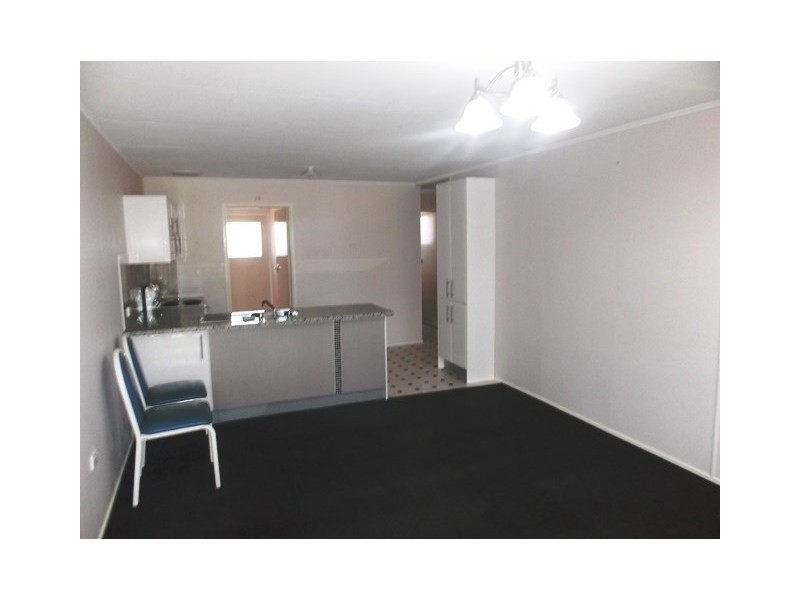 2/14 Duke Street, Roma QLD 4455