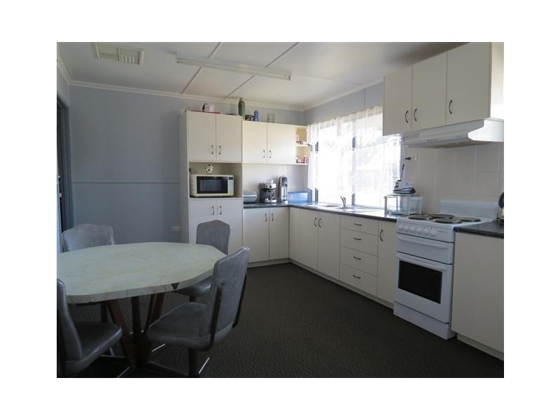 18 Downs Street, Roma QLD 4455