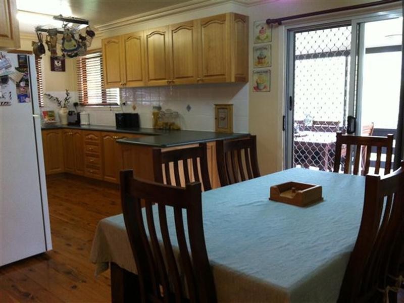 30-32 Saunders Street, Roma QLD 4455