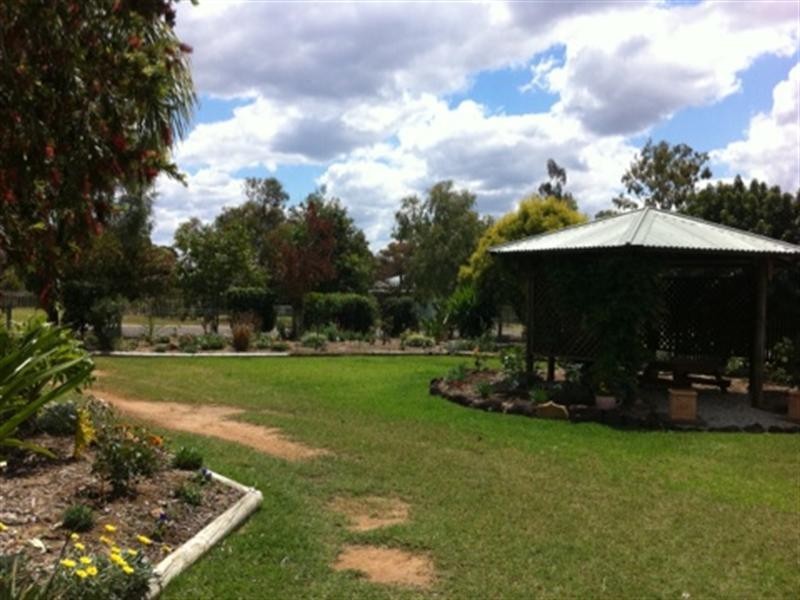 30-32 Saunders Street, Roma QLD 4455