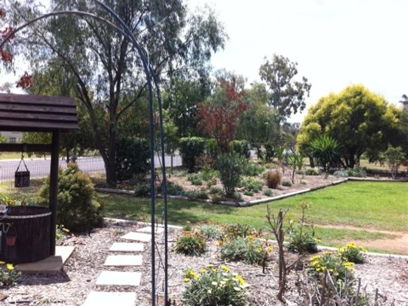 30-32 Saunders Street, Roma QLD 4455