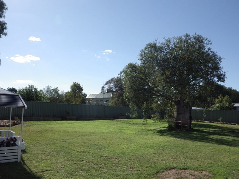 5 Spencer Street, Roma QLD 4455