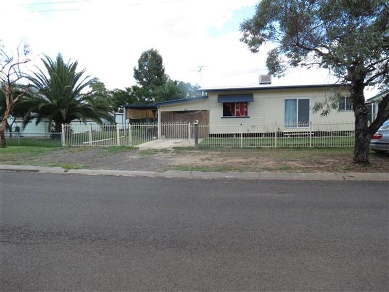 23 Saunders Street, Roma QLD 4455