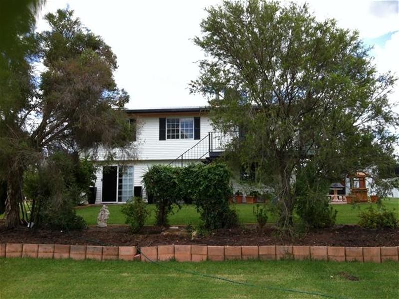 1 McPhie Street, Roma QLD 4455