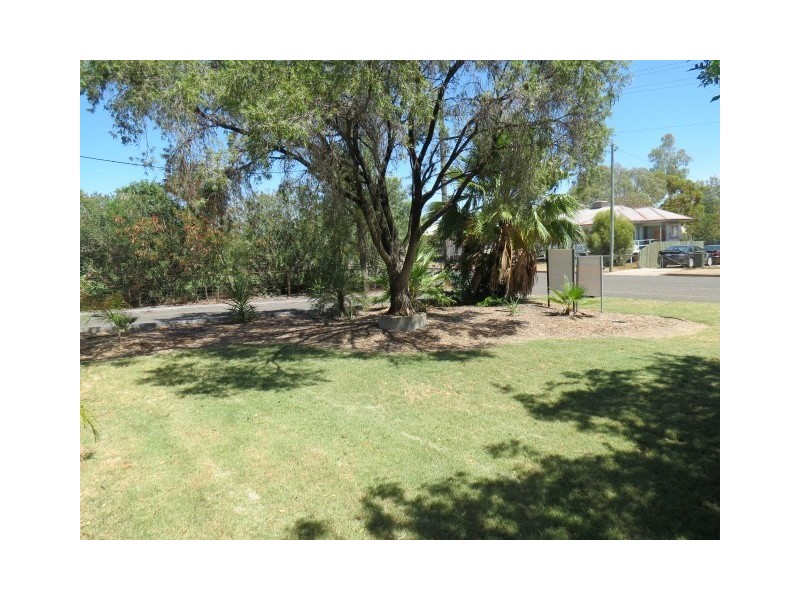 12 Fowles Street, Roma QLD 4455