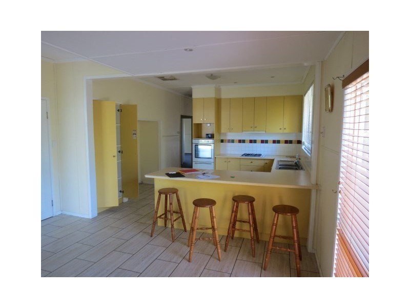 12 Fowles Street, Roma QLD 4455