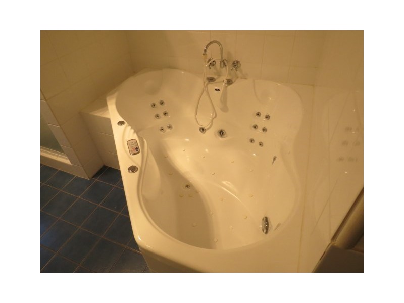 12 Fowles Street, Roma QLD 4455