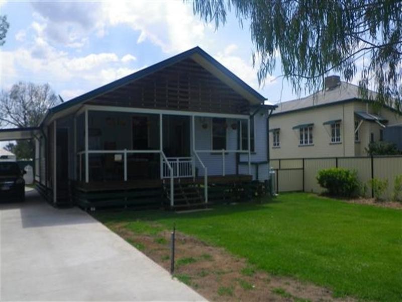 80 Quintin Street, Roma QLD 4455