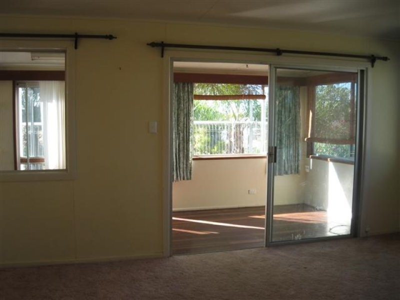 15 Downs Street, Roma QLD 4455