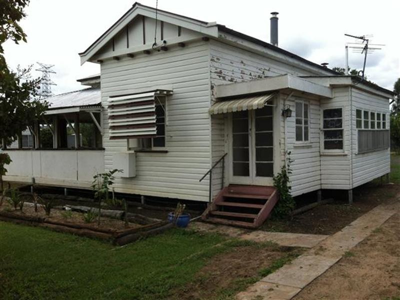 108 Arthur Street, Roma QLD 4455