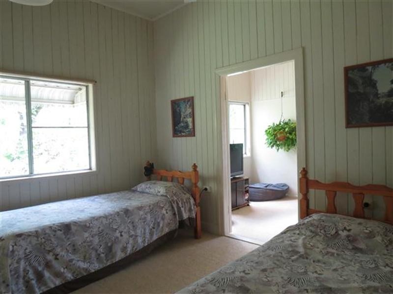 100 Edwardes Street, Roma QLD 4455