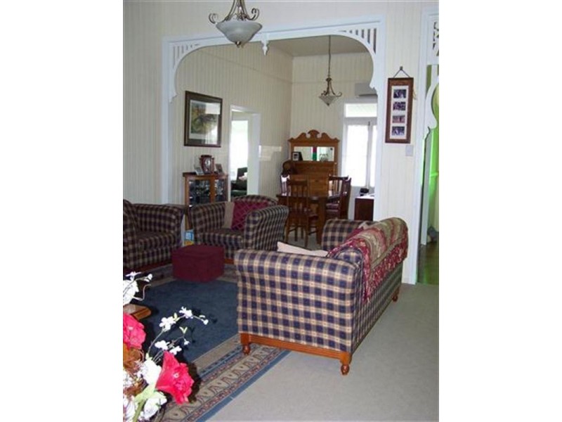 37 William Street, Roma QLD 4455