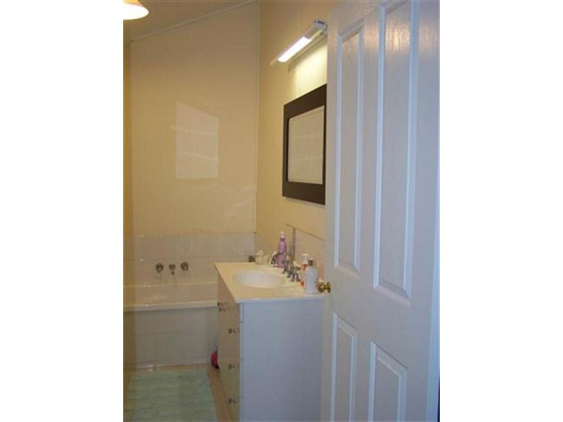 37 William Street, Roma QLD 4455