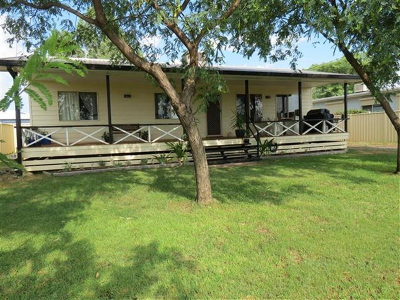 20 Alex Parade, Roma QLD 4455