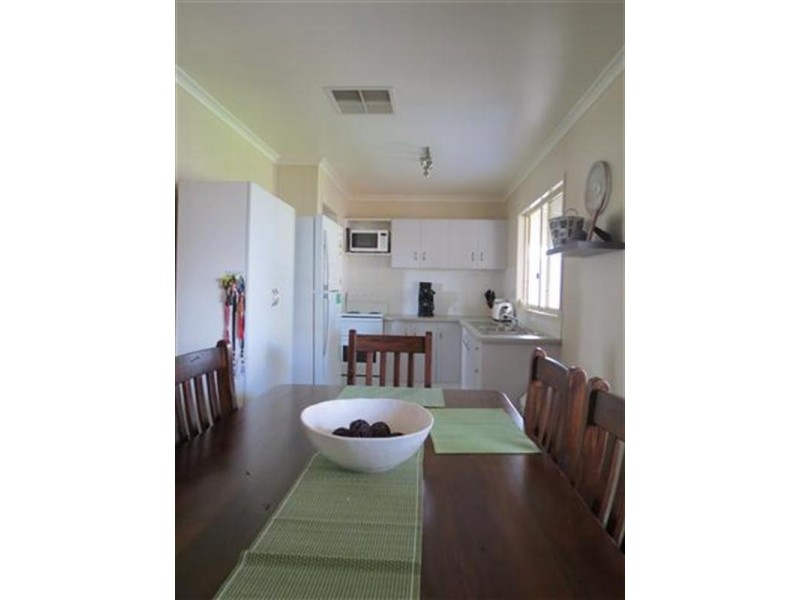 20 Alex Parade, Roma QLD 4455