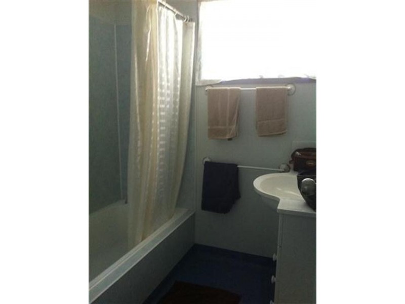 73 Currey Street, Roma QLD 4455