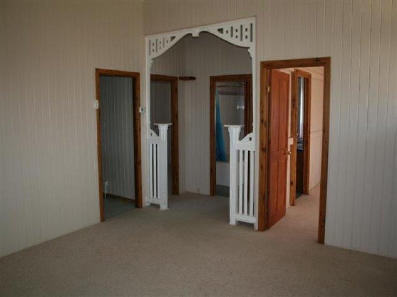 22 Albert Street, Roma QLD 4455