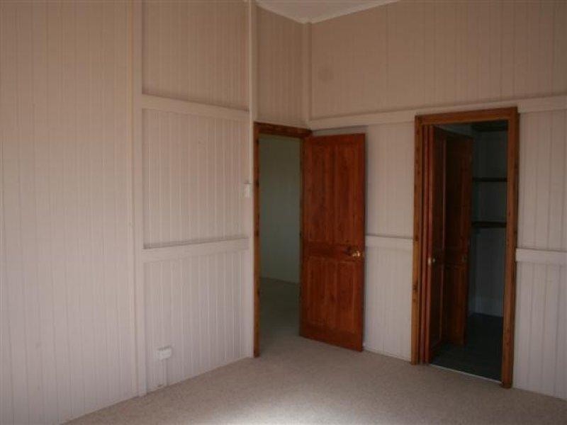 22 Albert Street, Roma QLD 4455