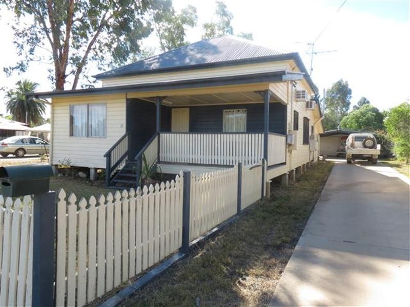 17 Lovell Street, Roma QLD 4455