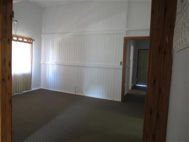 17 Lovell Street, Roma QLD 4455