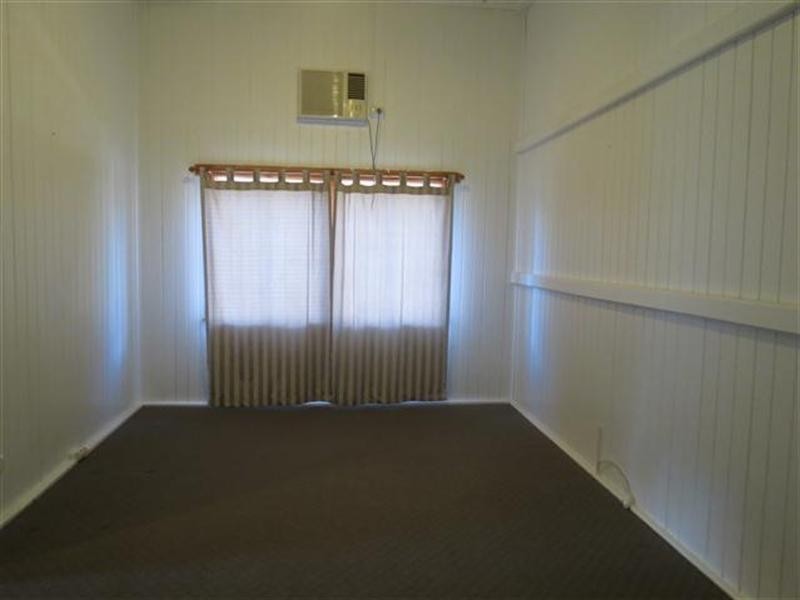 17 Lovell Street, Roma QLD 4455