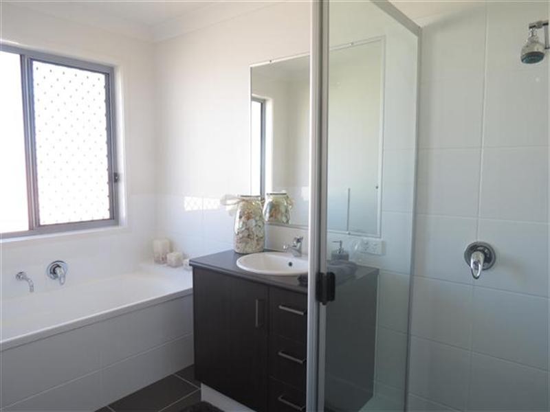 73 Taylor Street, Roma QLD 4455