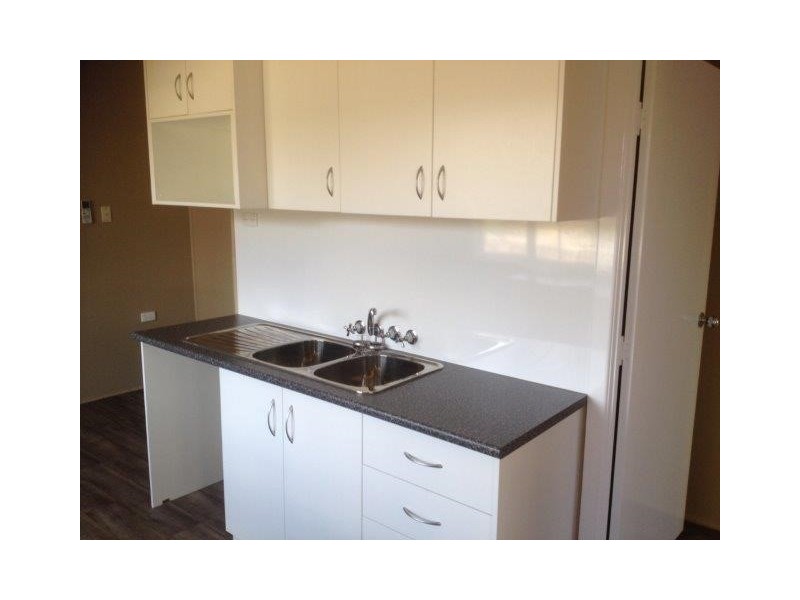 6 Hasted Street, Roma QLD 4455