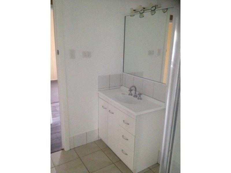 6 Hasted Street, Roma QLD 4455