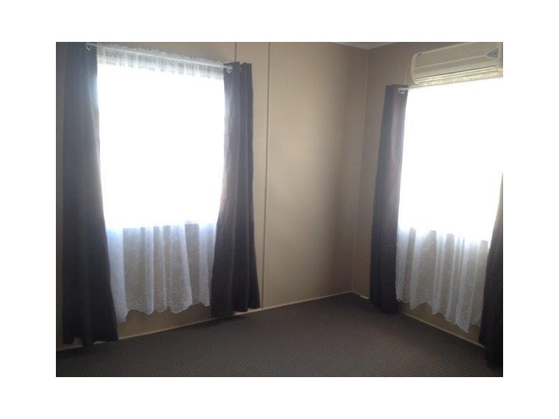 6 Hasted Street, Roma QLD 4455