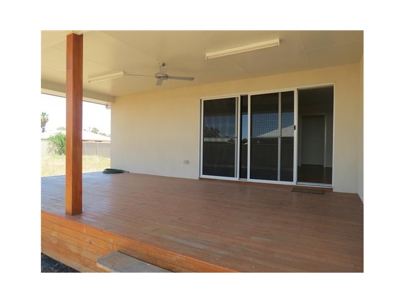 15 Bassett Court, Roma QLD 4455