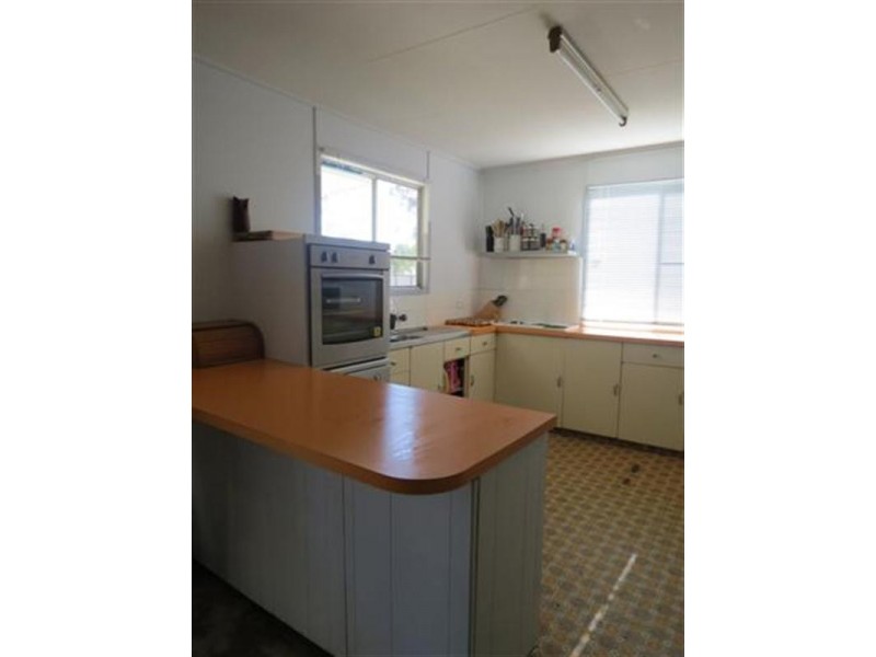 19 Elmer Street, Roma QLD 4455