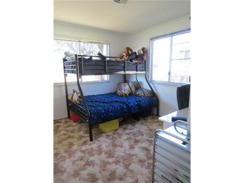 19 Elmer Street, Roma QLD 4455