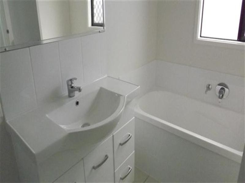 137 Bowen Street, Roma QLD 4455