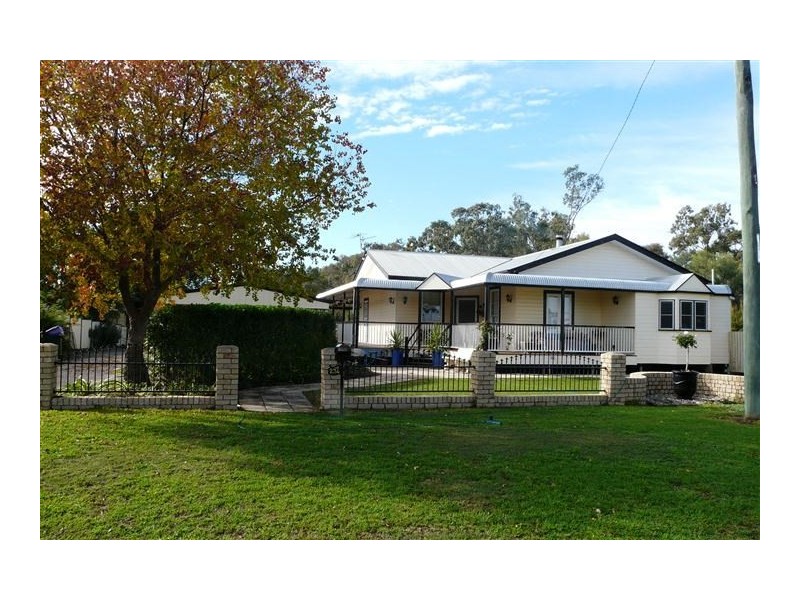 234 Edwardes Street, Roma QLD 4455