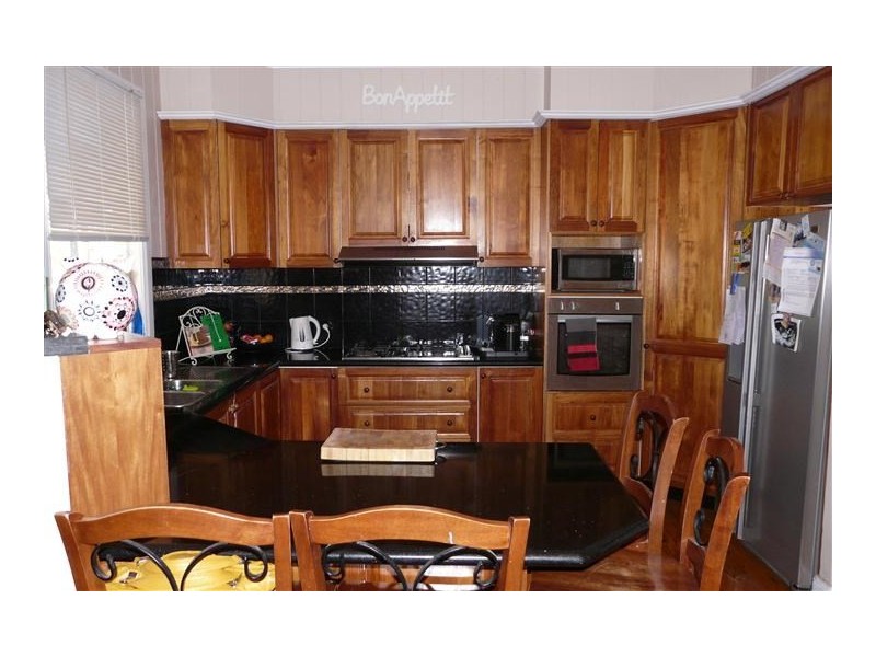 234 Edwardes Street, Roma QLD 4455