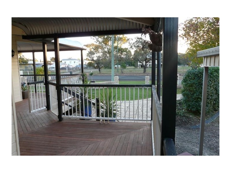 234 Edwardes Street, Roma QLD 4455