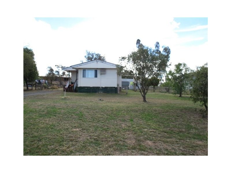 13 South Street, Roma QLD 4455