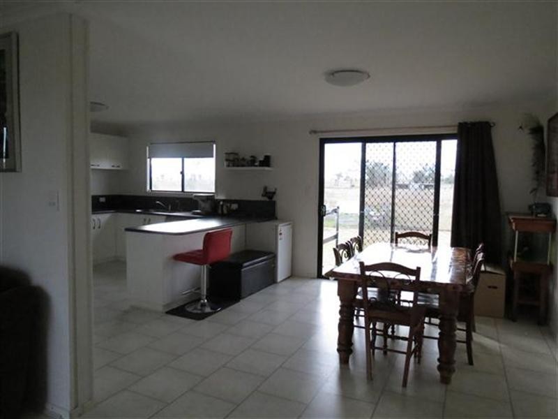 184 Bourne Drive, Roma QLD 4455