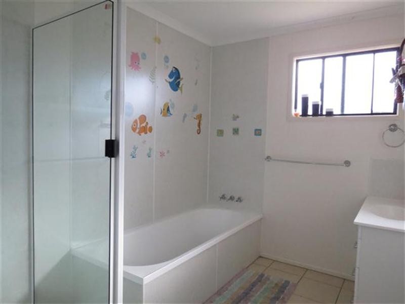 184 Bourne Drive, Roma QLD 4455